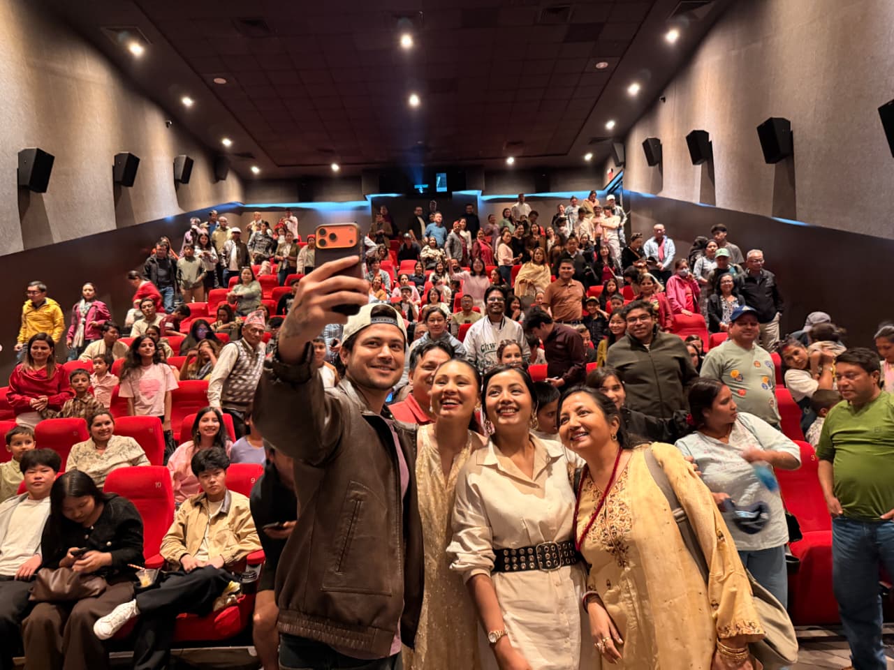१ गतेदेखि प्रदर्शनमा आएको फिल्म ‘पहाड’ लाई दर्शककाे सकारात्मक प्रतिक्रिया