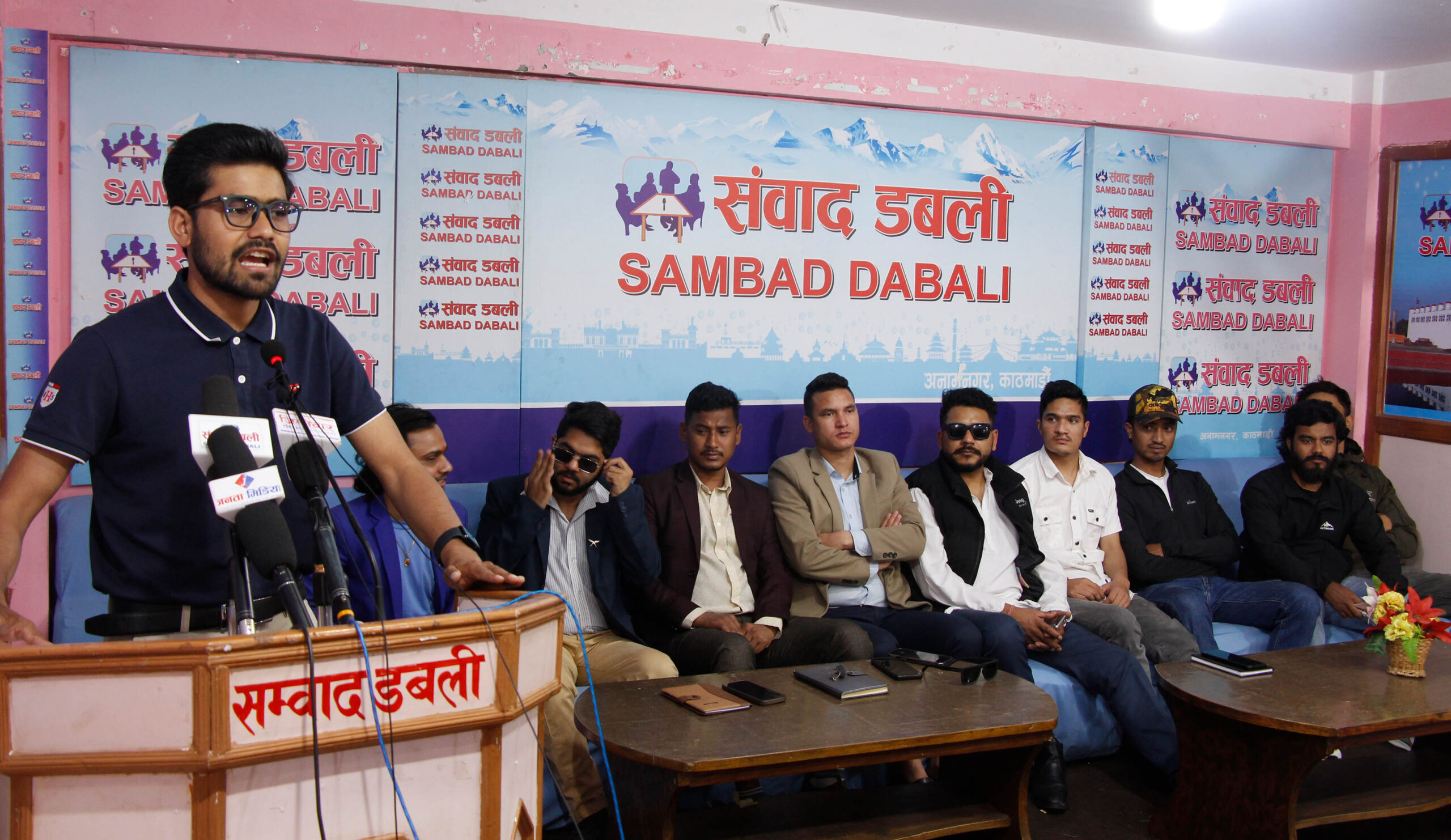 जेनजीले भनेः २४ घण्टाभित्र गृहमन्त्रीले राजिनामा नदिए संघर्षमा उत्रिन्छौं