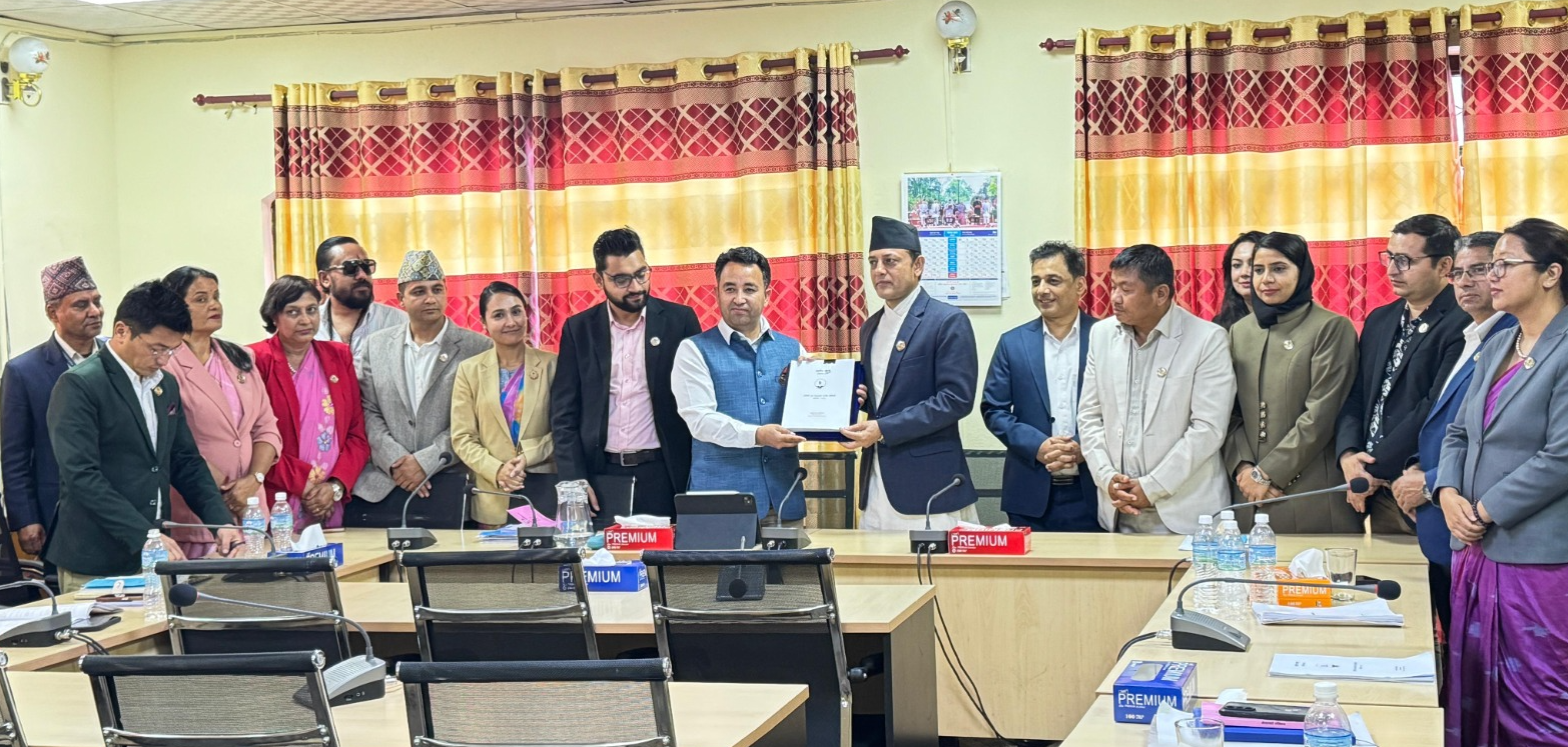 प्रतिनिधि सभा नियमावली मस्यौदा प्रतिवेदन सभामुखलाई हस्तान्तरण