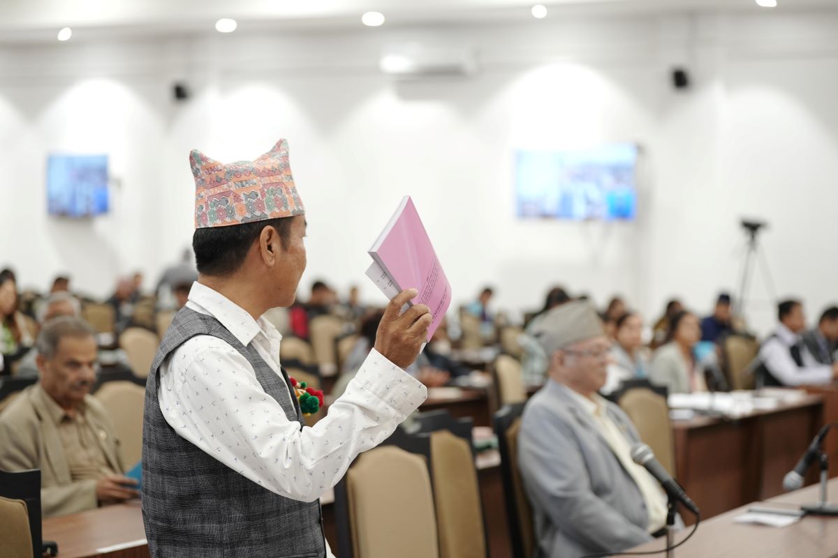 मन्त्रीको जवाफमा असन्तुष्टि, हर्क साम्पाङसहित सांसदहरूले गरे बेल घेराउ