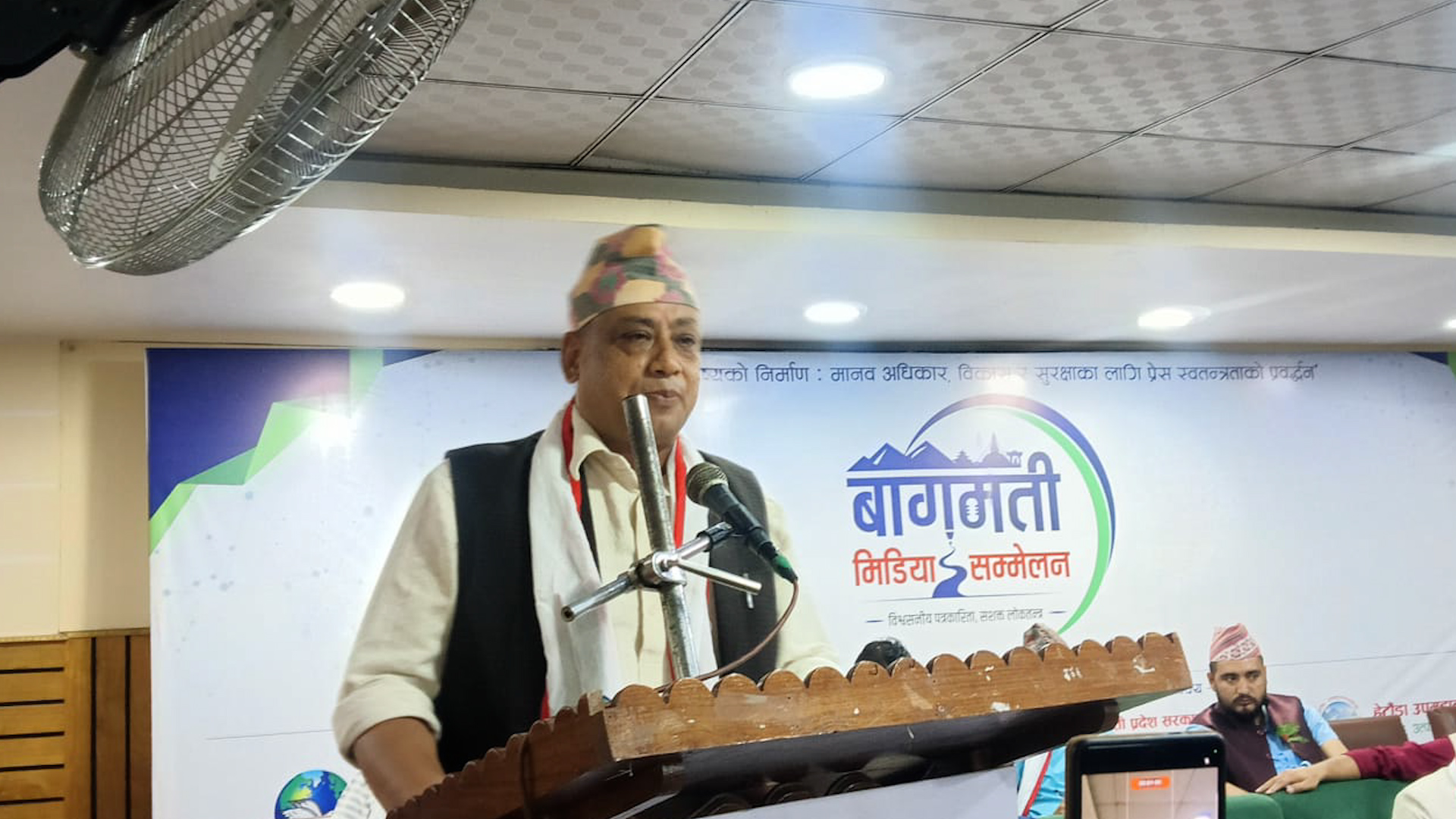 नेपालमा काम गर्न निजामती कर्मचारी नै बाधक : मुख्यमन्त्री बानियाँ