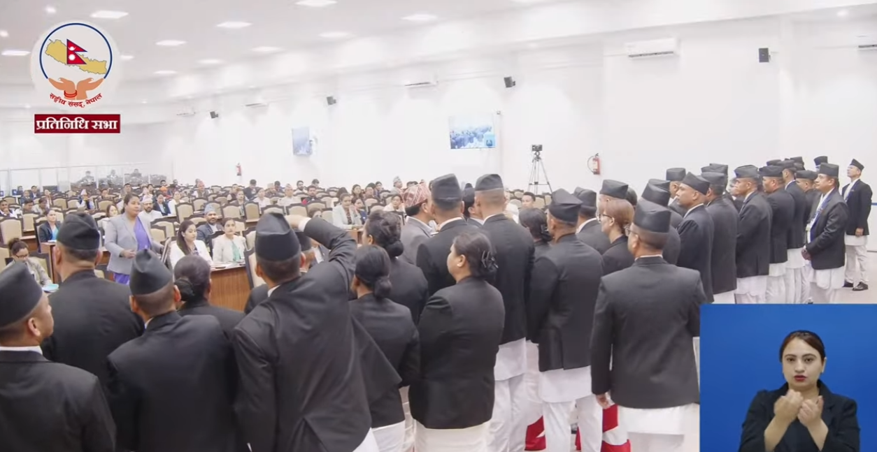 मन्त्रीको जवाफप्रति असन्तुष्टि जनाउँदै श्रम संस्कृति पार्टीद्वारा वेल घेराउ
