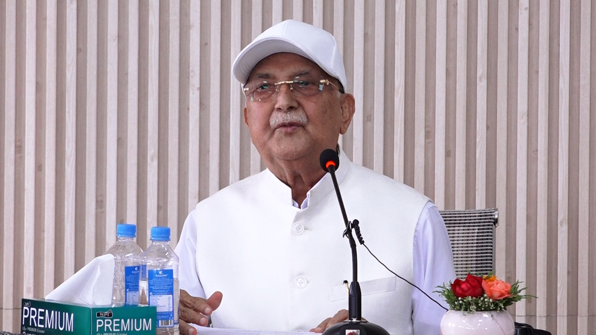 परिभाषाविहीन, दिशाविहीन, नीतिविहीन र थितिविहीन राजनीति भइरहेको छ : ओली