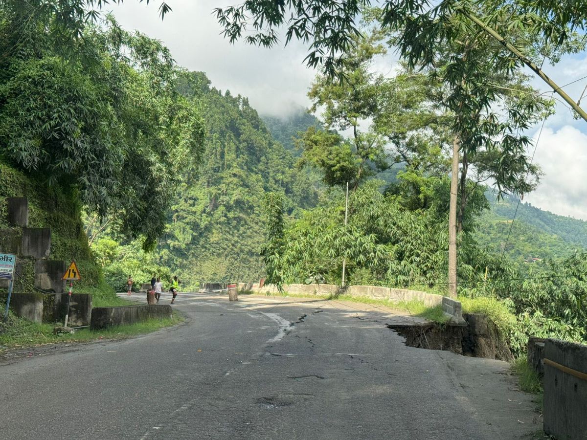 देशका विभिन्न मुख्य राजमार्गहरू पूर्ण रूपमा अवरुद्ध (विवरणसहित)
