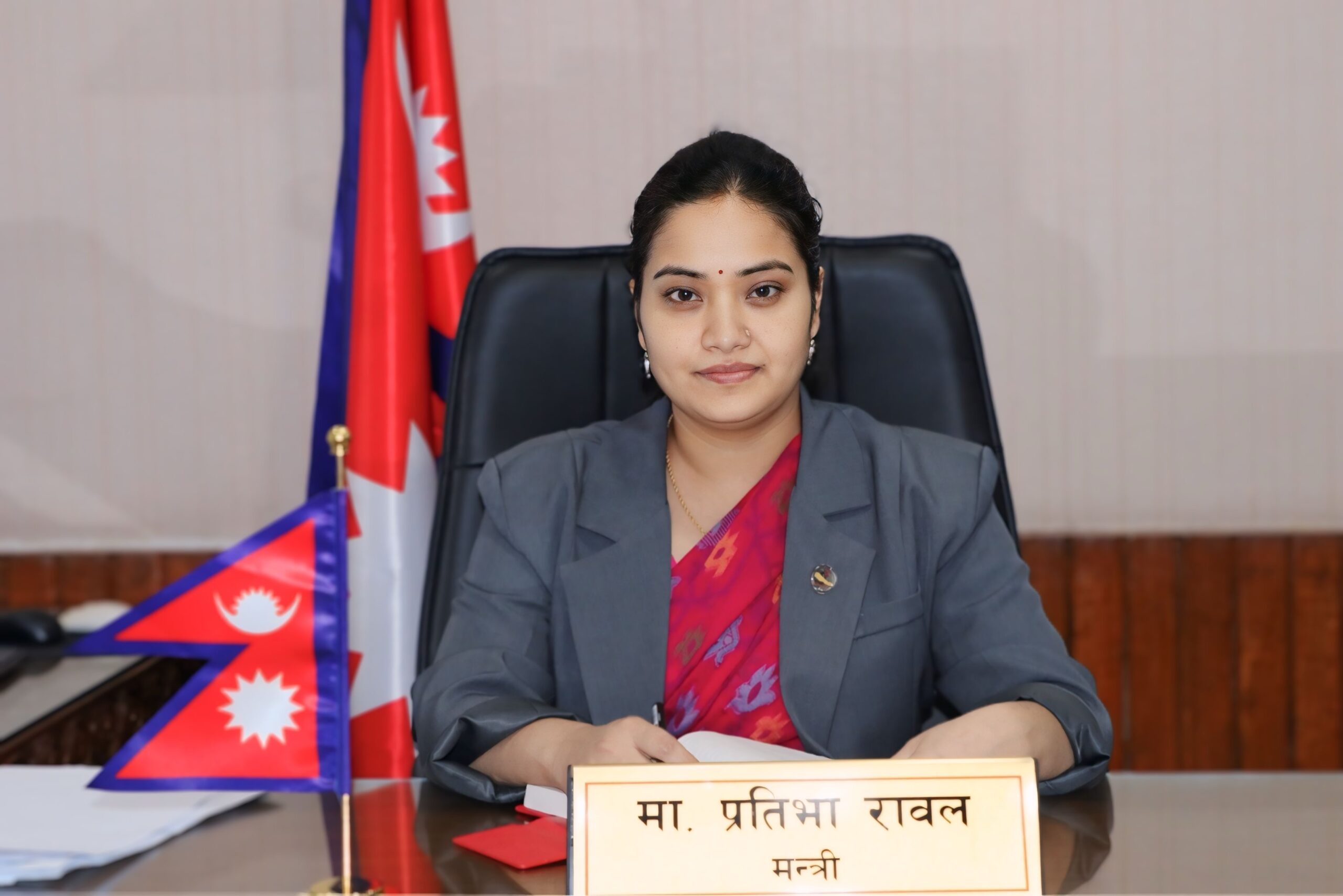 भूमि प्रशासनका जटिल फाराम सरलीकरण हुँदै, सेवाग्राहीले अब अरूको सहयोगबिनै आफैं भर्न सक्ने