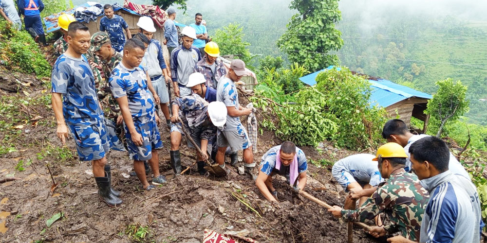 जाजरकोटमा पहिरोमा परी तीन जनाको मृत्यु, दुई जना अझै बेपत्ता