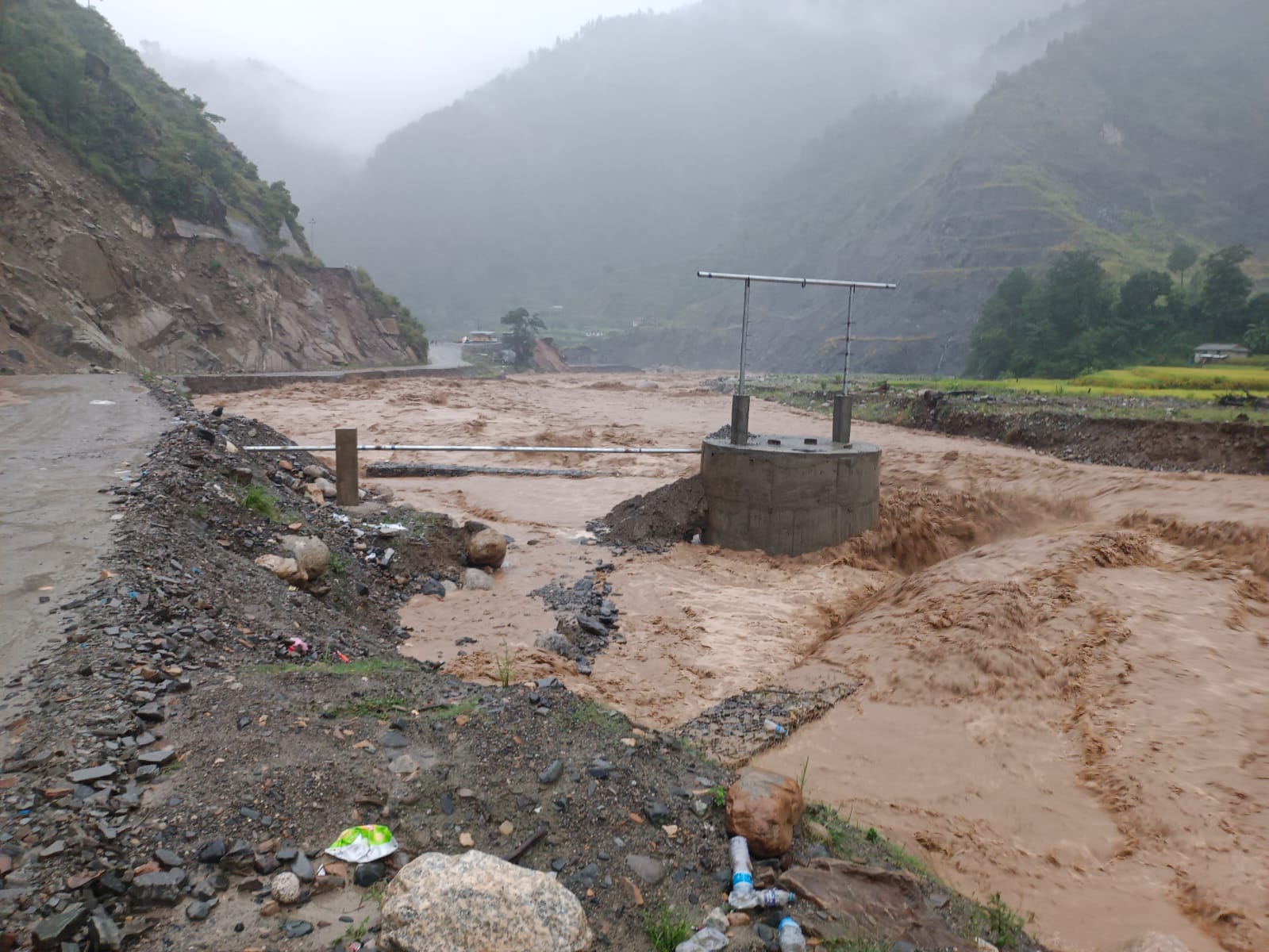 भोटेकोशीको बाढीले रसुवागढी आयोजनामा व्यापक क्षति, ९३ जना अझै सम्पर्कविहीन
