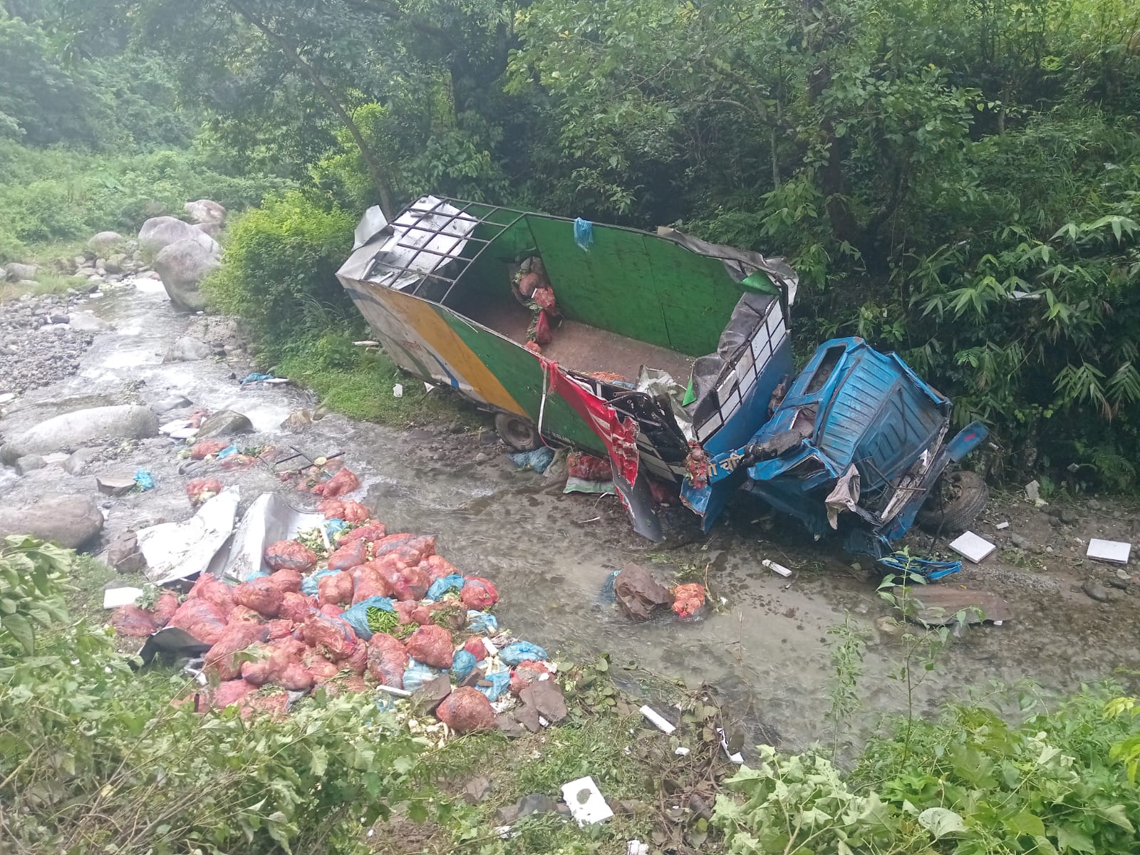 ट्रक दुर्घटना हुँदा एक जनाको मृत्यु