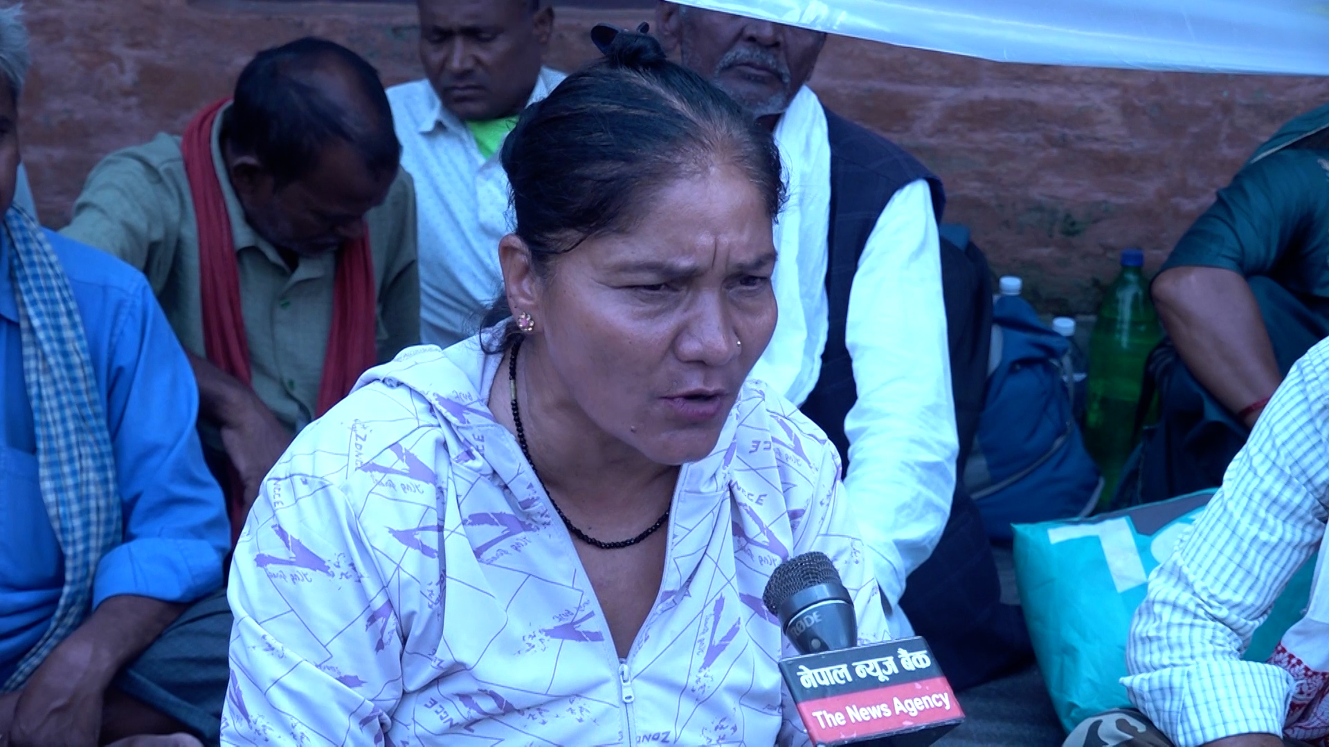 पुल्चोकबाट लघुवित्त पीडित भन्छन् : ‘हामी प्रधानमन्त्रीलाई नै भेट्न चाहन्छौं’