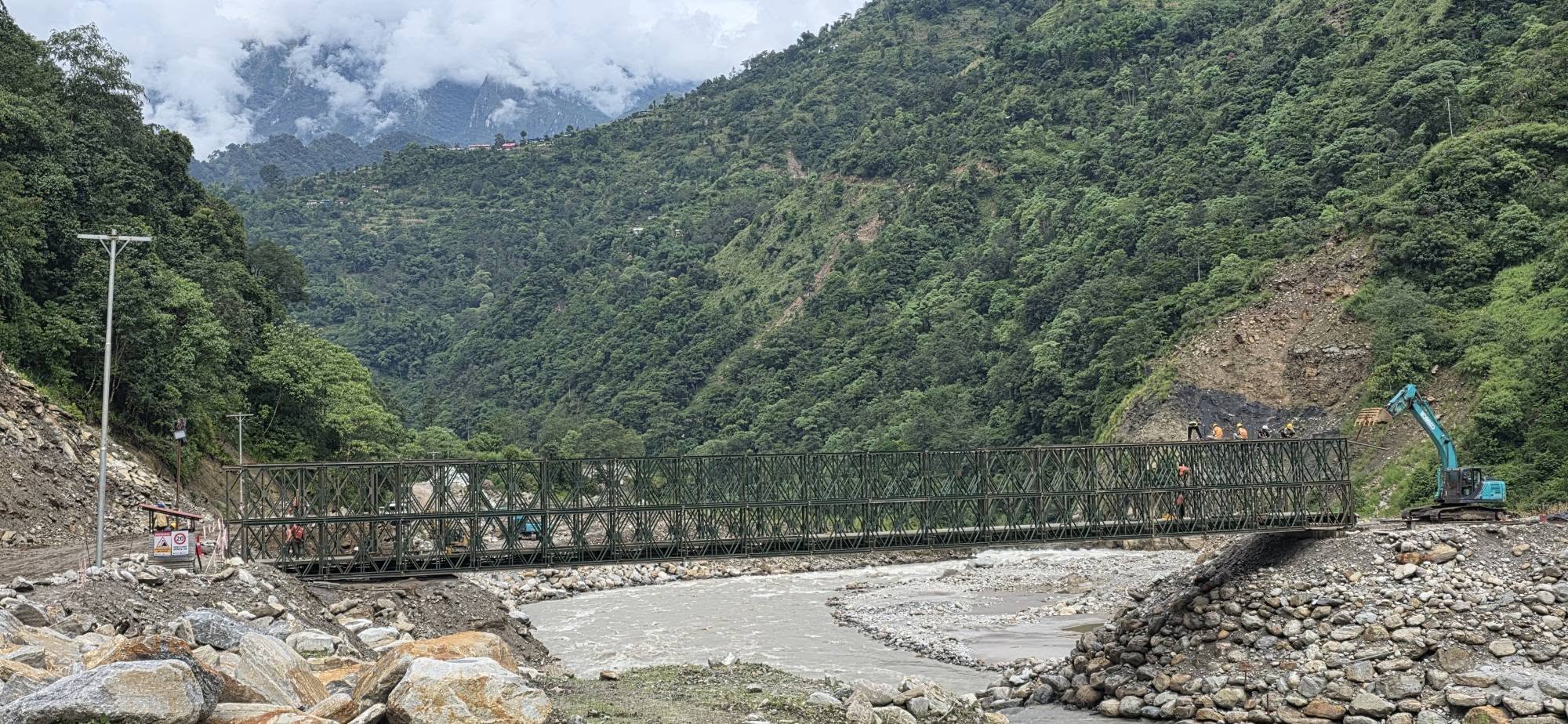 तमोर नदीमा बेल ब्रिज निर्माण सम्पन्न 