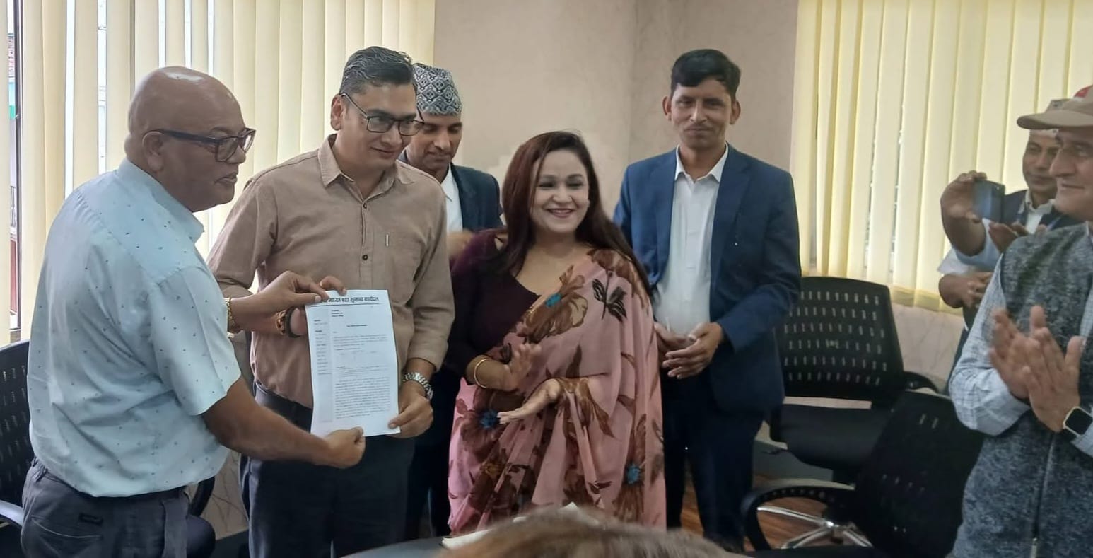 छापा माध्यम सिध्याउने खेलमा मन्त्री विक्रम तिमिल्सिना