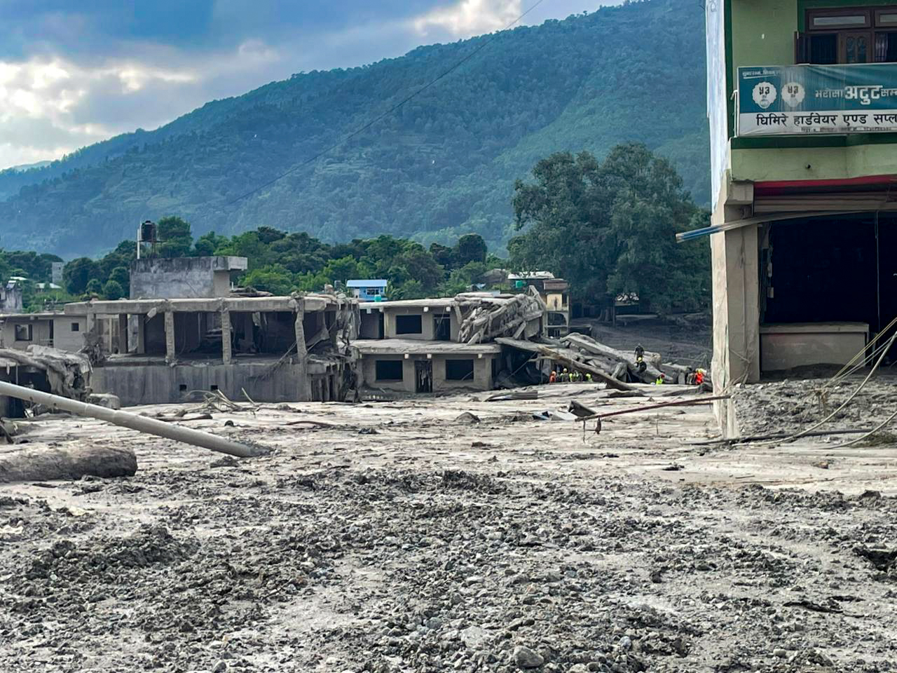 रसुवा बाढी: ९८७ जनाको शव फेला, करिव ४ हजार बेपत्ता