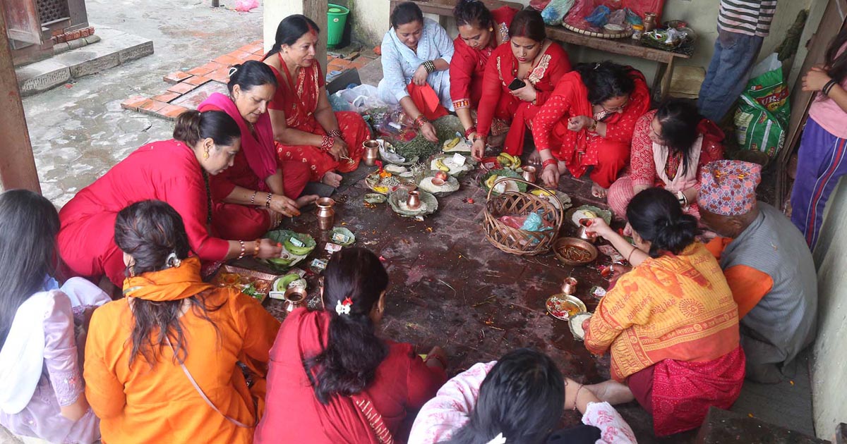 ऋषिपञ्चमीमा ऋषेश्वर मन्दिरमा भक्तजनको भीड, सप्तऋषि र अरुन्धतीको पूजा