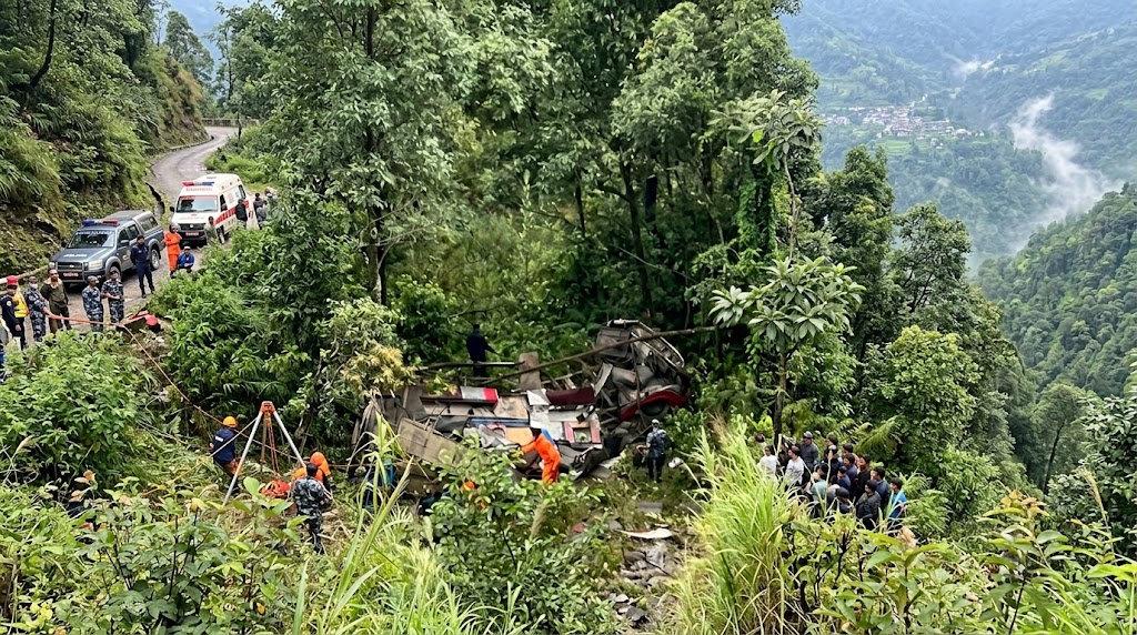 पोखरा स्कुल बस दुर्घटना : पाँच जनाको मृत्यु, चारको पहिचान खुल्यो