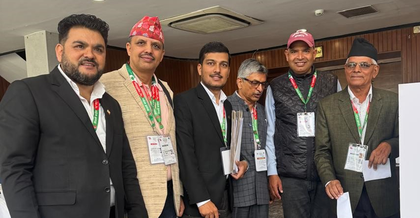 कांग्रेस महाधिवेशनः सभागृहमा ६७ वर्षीय बुर्लाकोटीले गरे पहिलो मतदान