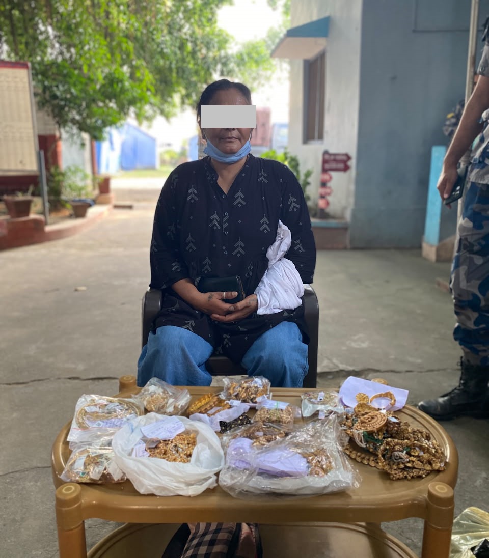 दुई करोड ५१ लाखभन्दा बढी मूल्यको अवैध सुनका गहनासहित एक महिला नियन्त्रणमा